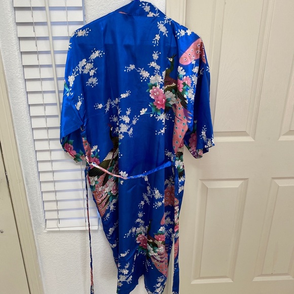 Japanese kimono with robe belt NWT - Picture 7 of 7